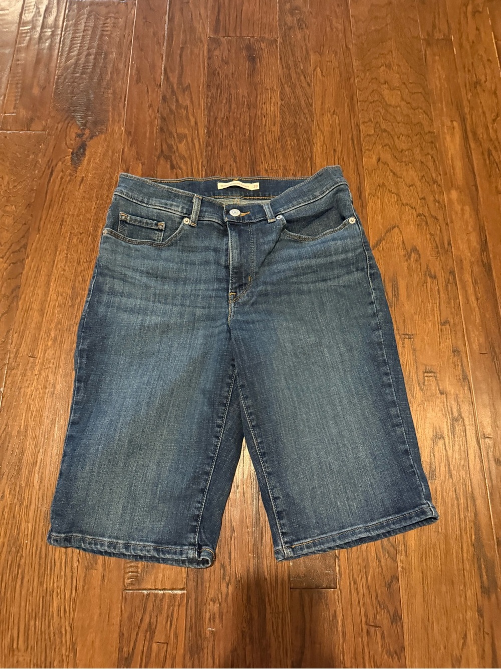 Levi's men short 28
